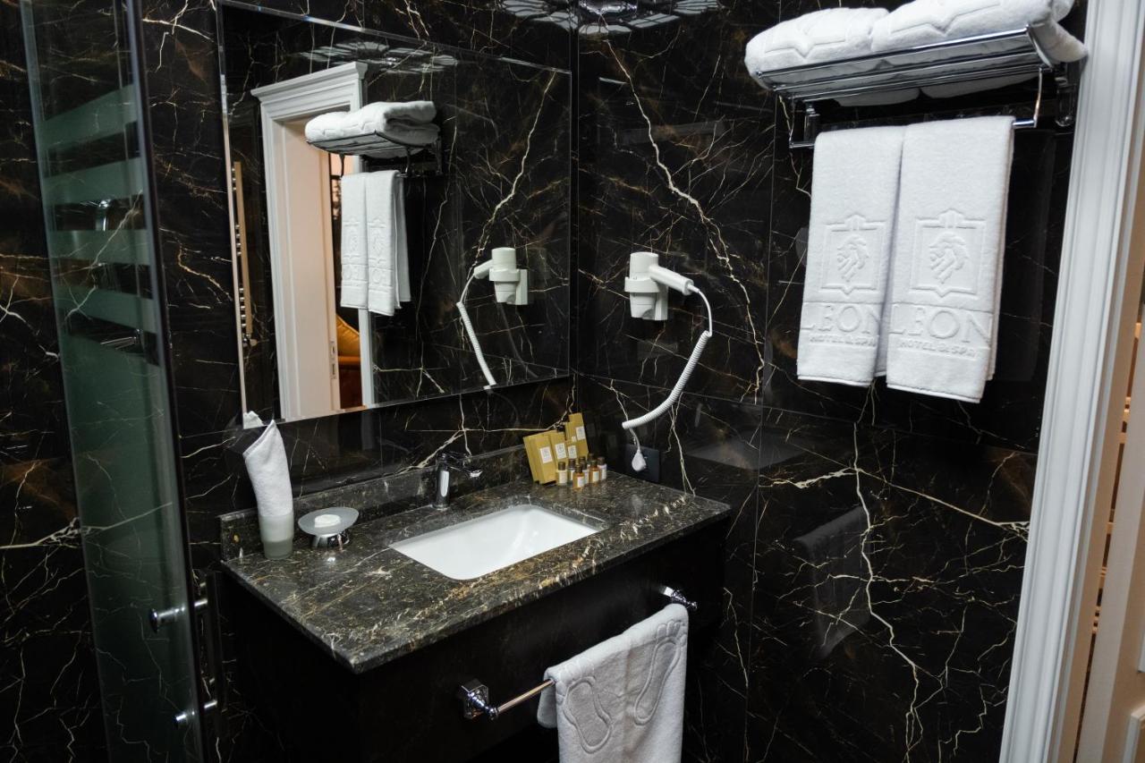 Hotel Leon
